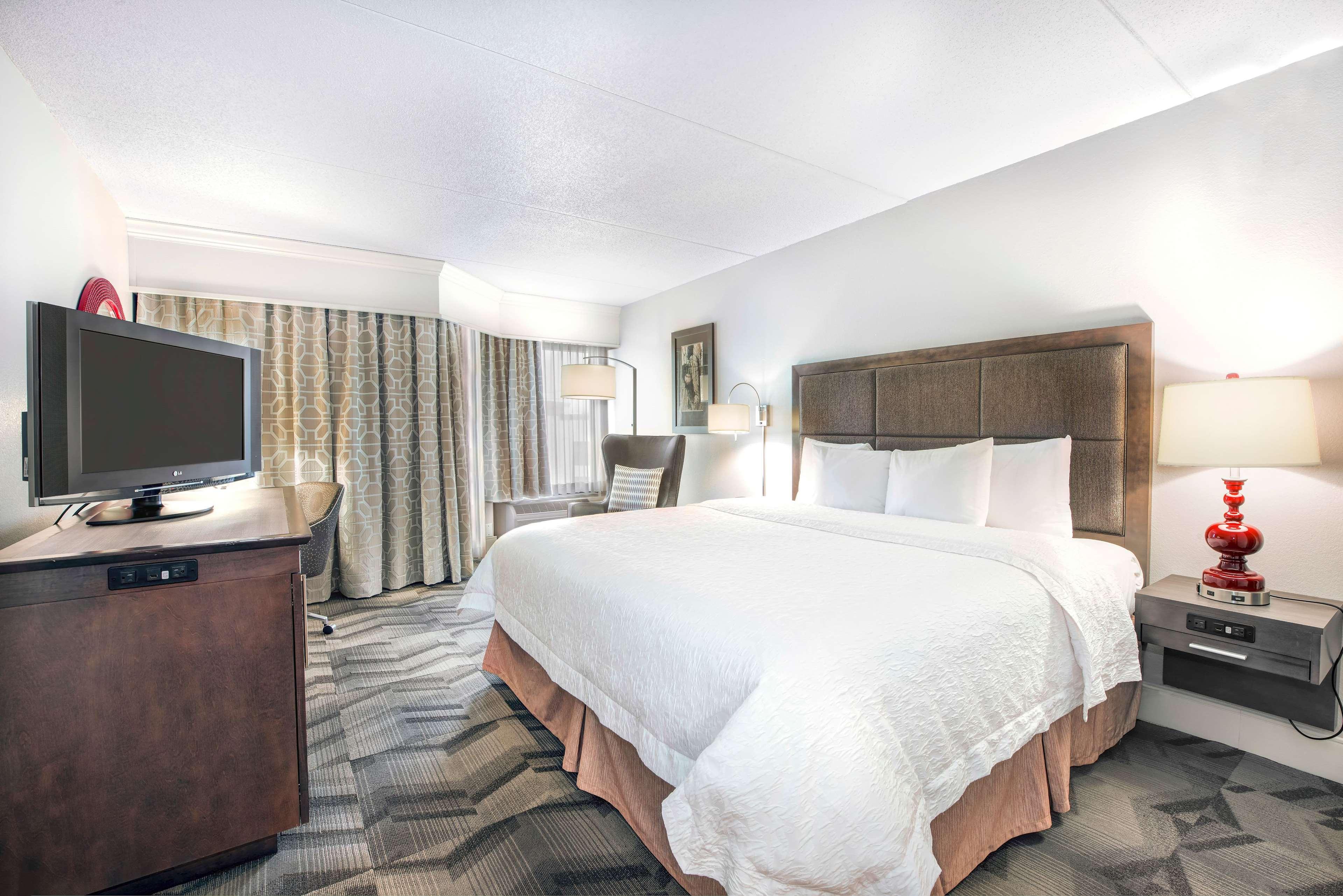 Hampton Inn & Suites Atlanta-Galleria Smyrna Exteriör bild