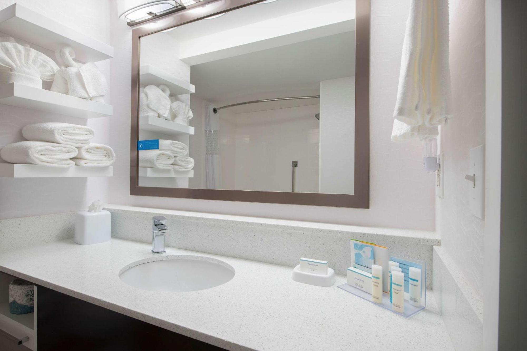 Hampton Inn & Suites Atlanta-Galleria Smyrna Exteriör bild