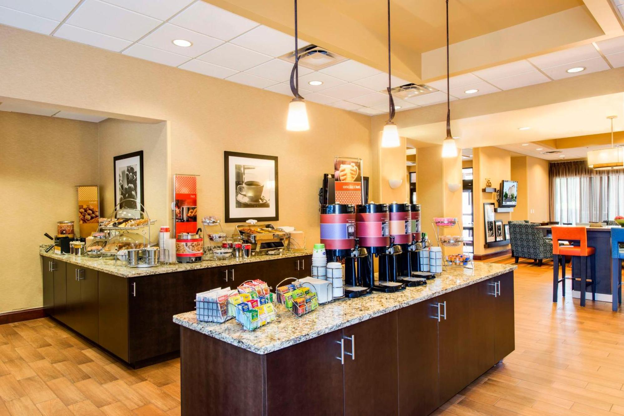 Hampton Inn & Suites Atlanta-Galleria Smyrna Exteriör bild